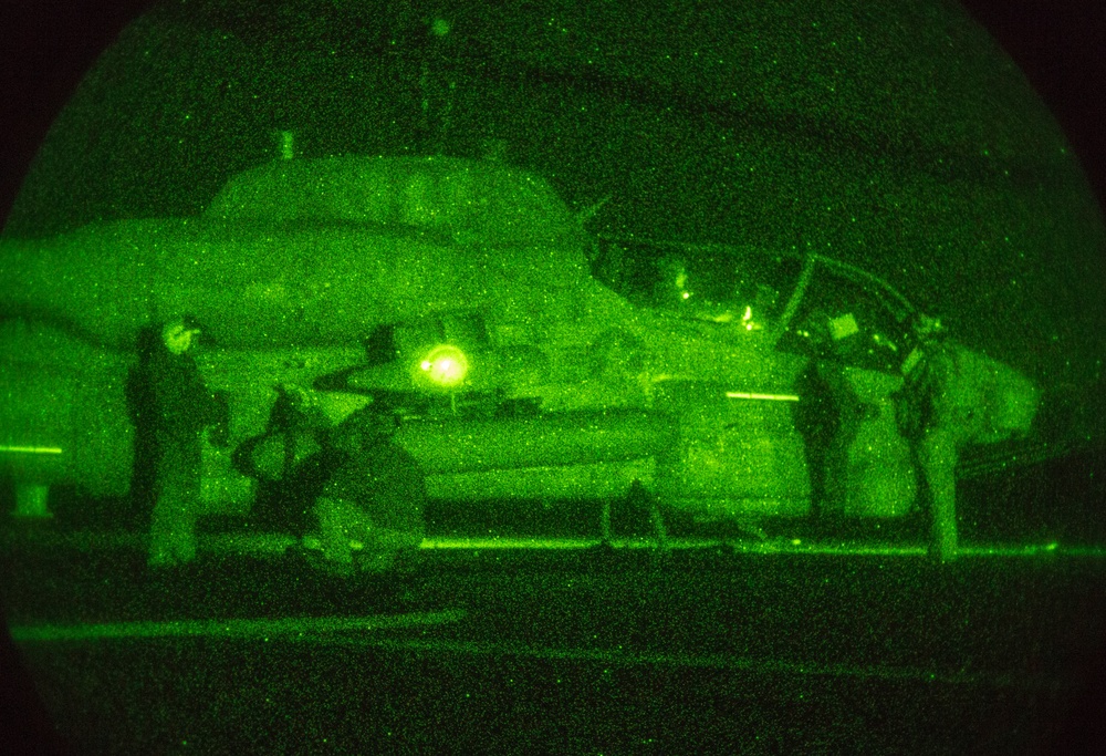 Marines with 26th MEU refuel