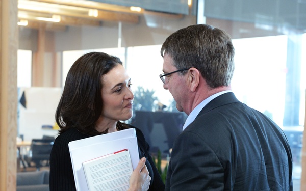 Secretary of Defense Ash Carter meets with Sheryl at Facebook headquarters