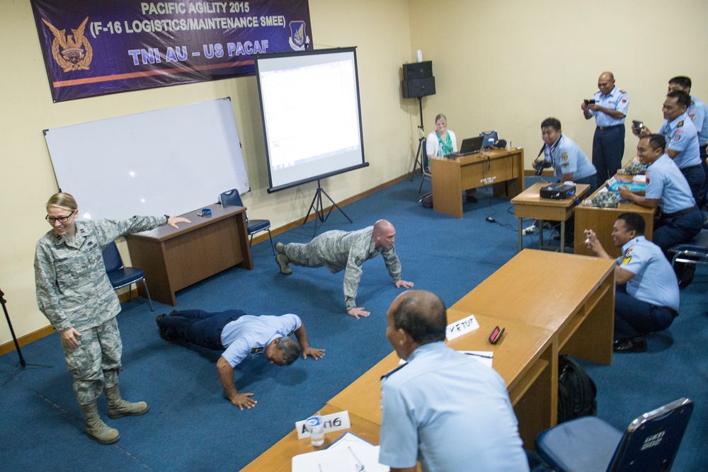 Indonesian and US maintainers exchange experiences at Pacific Agility