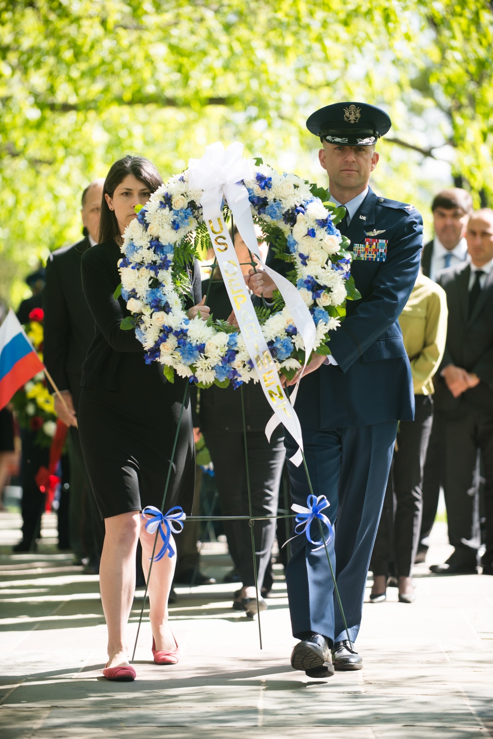 Wreath-laying at Spirit of the Elbe in Arlington National Cemetery