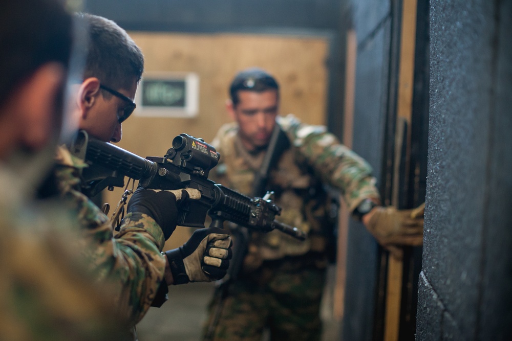 Marine CQB training exchange in Mississippi