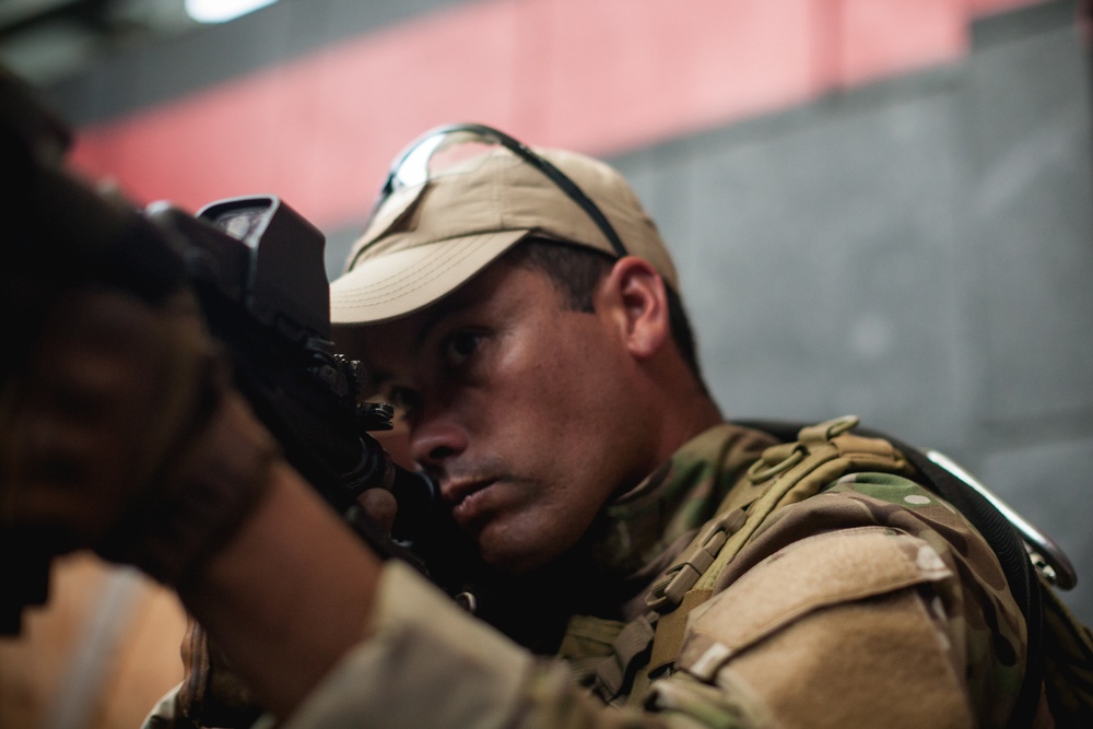 Marine CQB training exchange in Mississippi