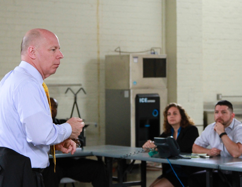 USAR CXO visits 311th civilian staff