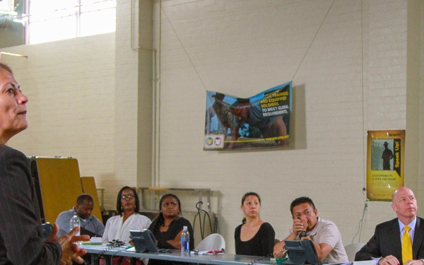 USAR CXO visits 311th civilian staff