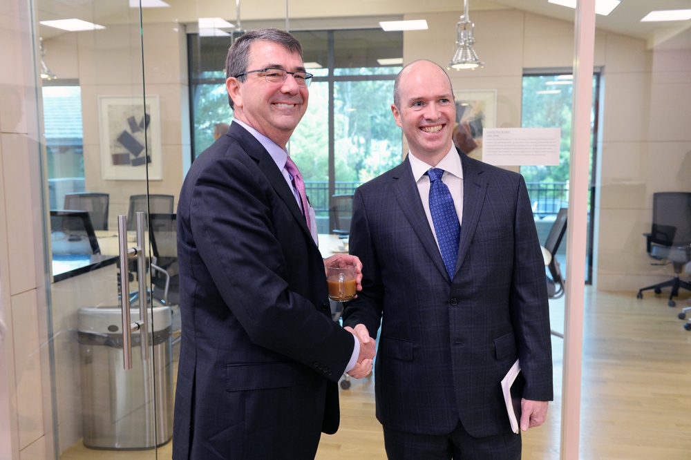 Secretary of Defense Ash Carter meets with Andreessen Horowitz at A16Z Venture Partners