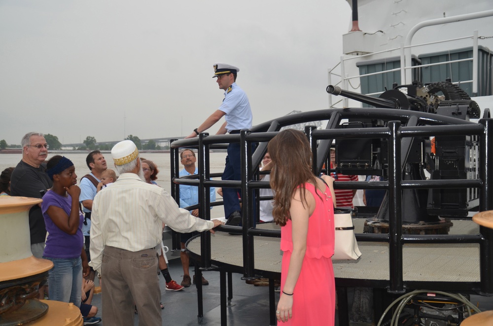 NOLA Navy Week - CGC Dauntless hosts public tours