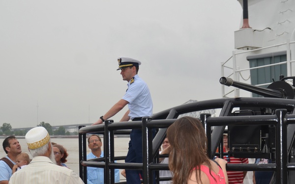 NOLA Navy Week - CGC Dauntless hosts public tours