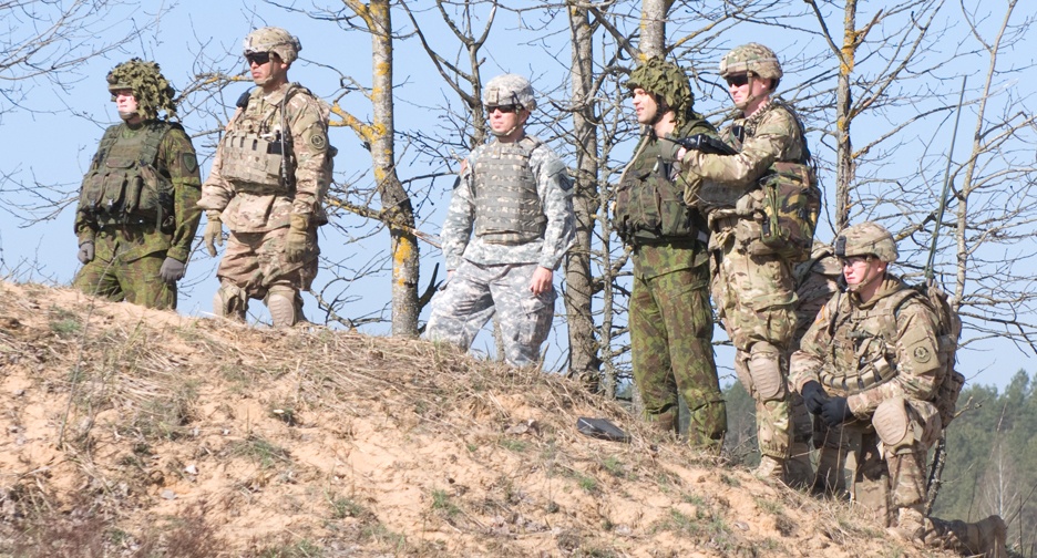 US and Lithuanian forces share battlefield tactics
