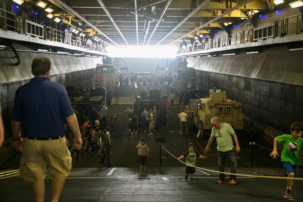Guests tour USS Wasp, 22nd MEU displays during Navy Week