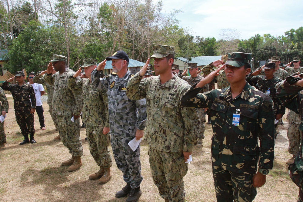 Service members commemorate ANZAC Day during Balikatan 2015