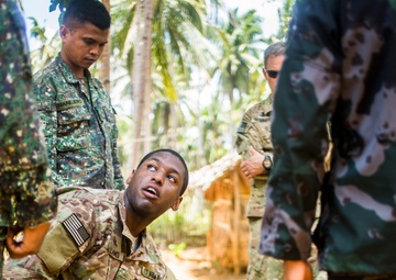 Philippine and U.S. Forces conduct Combat Casualty training