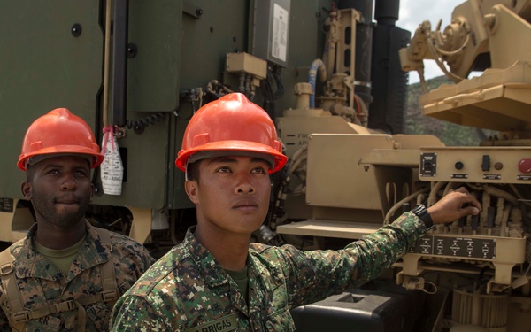 Philippine, U.S. Marines develop logistical prowess