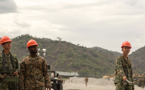 Philippine, U.S. Marines develop logistical prowess