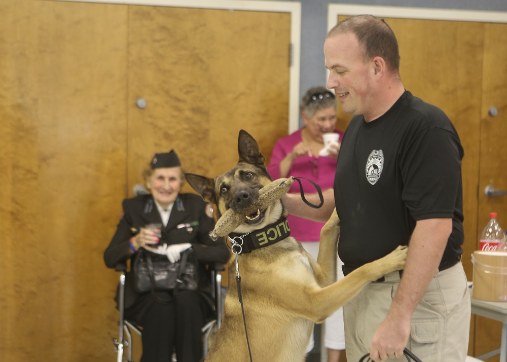 PMO K-9’s entertain WWII vets