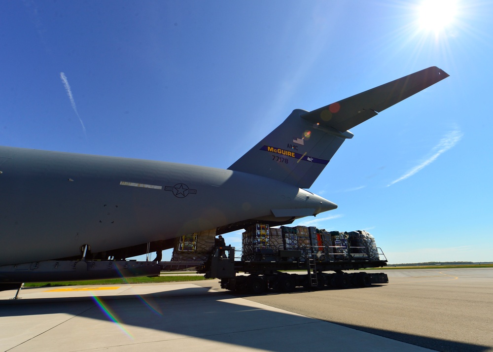 Nepal earthquake relief effort gets needed supplies from US Air Force