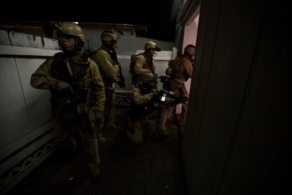 26th Marine Expeditionary Unit Force Recon Marines conduct raid at South Boston Speedway