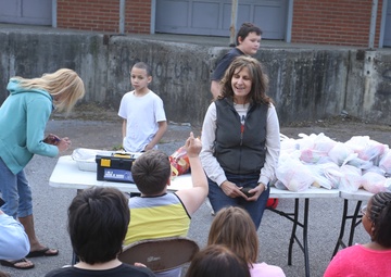 1-160th SOAR (A) feeds homeless, malnourished