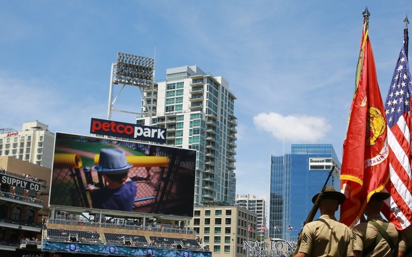 Padres hold appreciation ceremony for military members