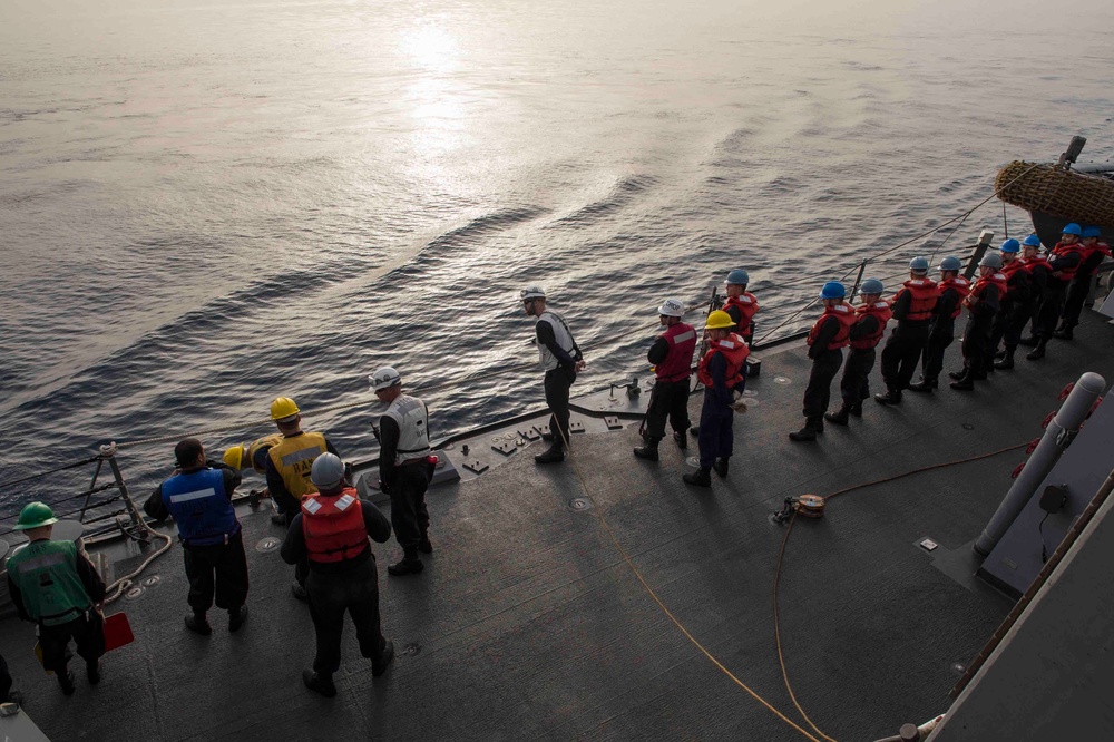 USS Farragut underway replenishment