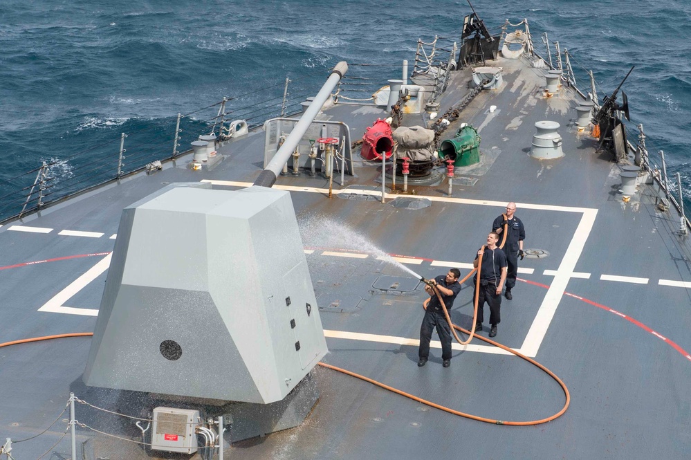 USS Farragut freshwater washdown