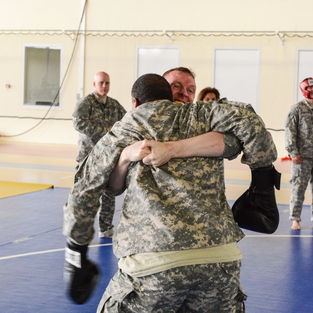 Clinch Drill Basic Combatives Level I, option 3