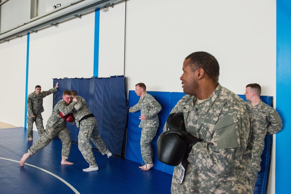 Clinch Drill Basic Combatives Level I, option 3