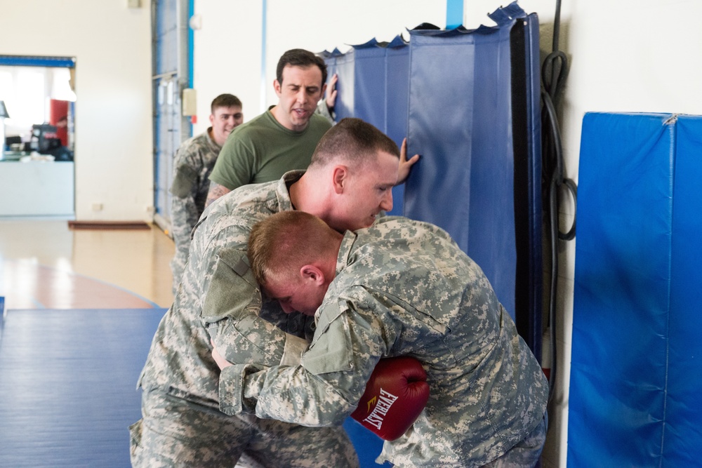 Clinch Drill Basic Combatives Level I, option 3