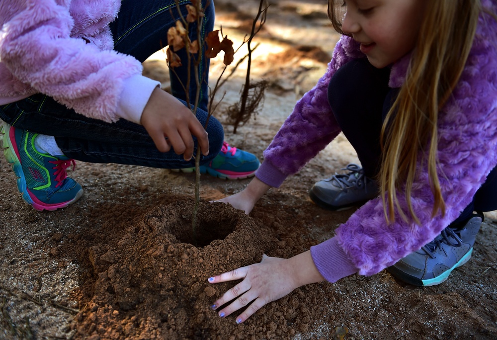 RES students plant trees for Earth Day