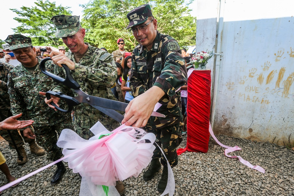 Philippines and U.S. celebrate ribbon cutting of new classroom at Sabang Elementary School