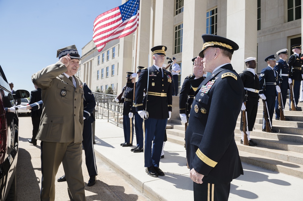 CJCS welcomes Polish CHOD to Pentagon