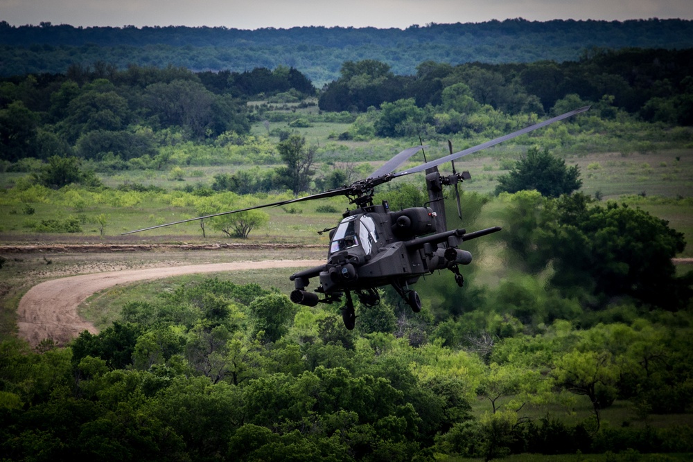 Apaches conduct aerial gunnery at Fort Hood