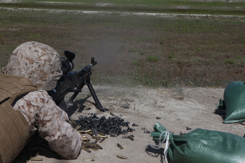 Marines send rounds down range training with machine guns