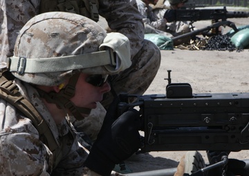 Marines send rounds down range training with machine guns