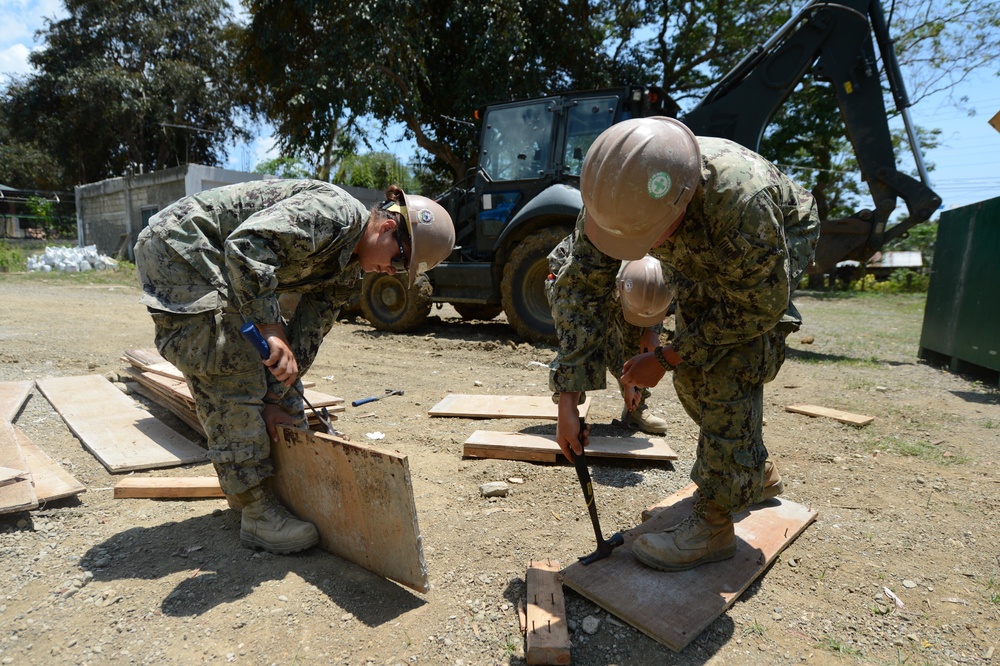 NMCB-5 Sailors build an elementary school in Cebu