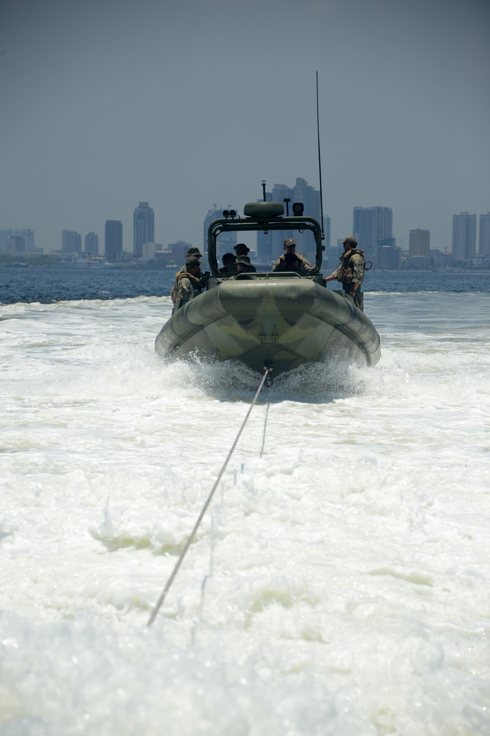 CRS-3 trains with Philippine Marines during Balikatan 2015