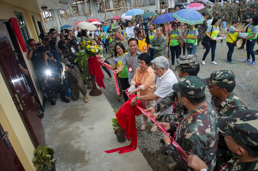 Combined US-Philippine Force Completes Classrooms