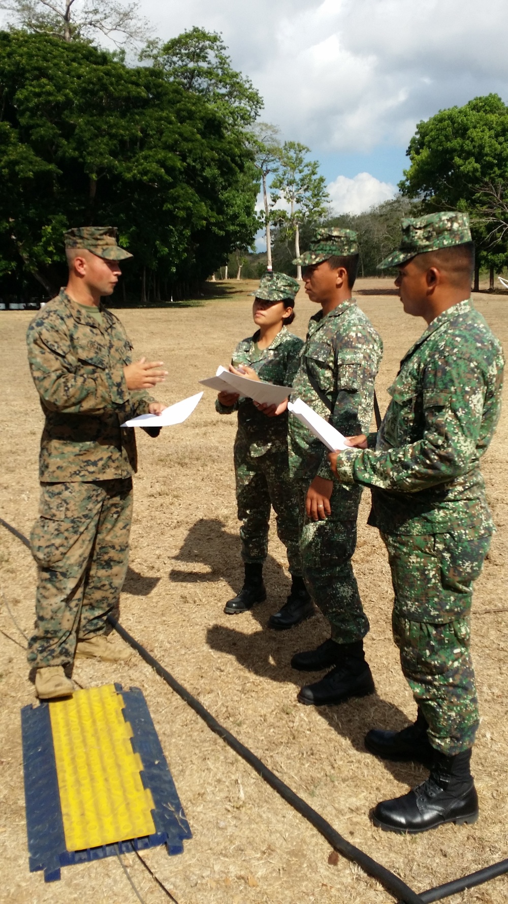 US Marines, Philippine Armed Forces share strategies