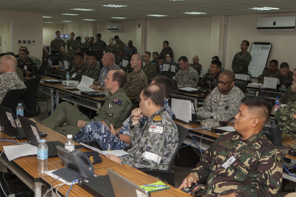 VADM Lopez attends commander's update brief