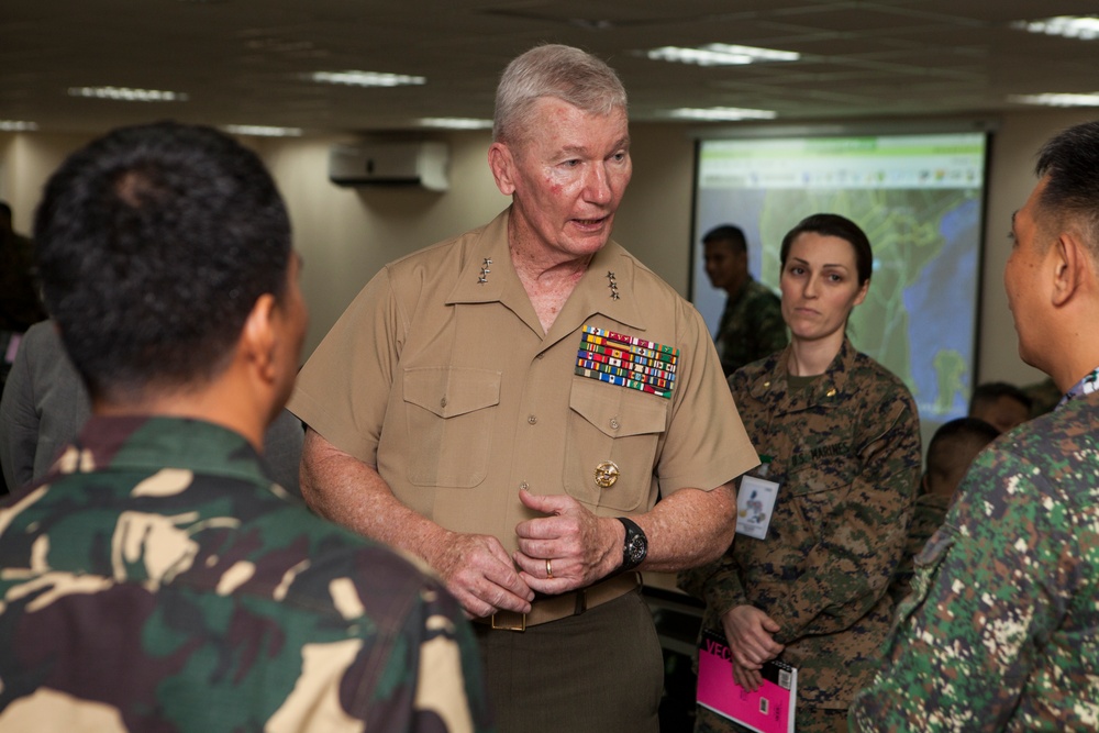 Lt. Gen. Toolan visits joint operation center