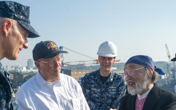 Japanese artist tours USS George Washington