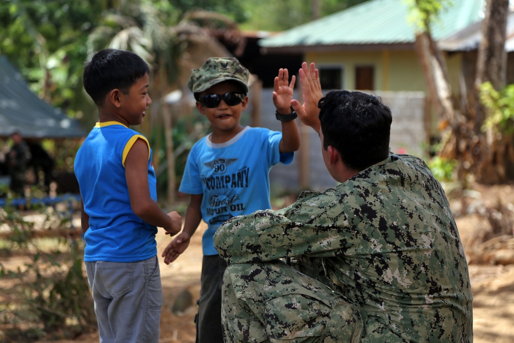 US, Philippine Armed Forces celebrate school opening