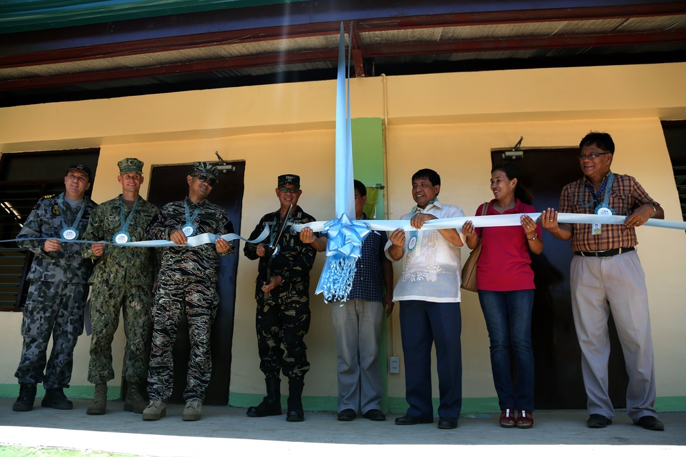 US, Philippine Armed Forces celebrate school opening