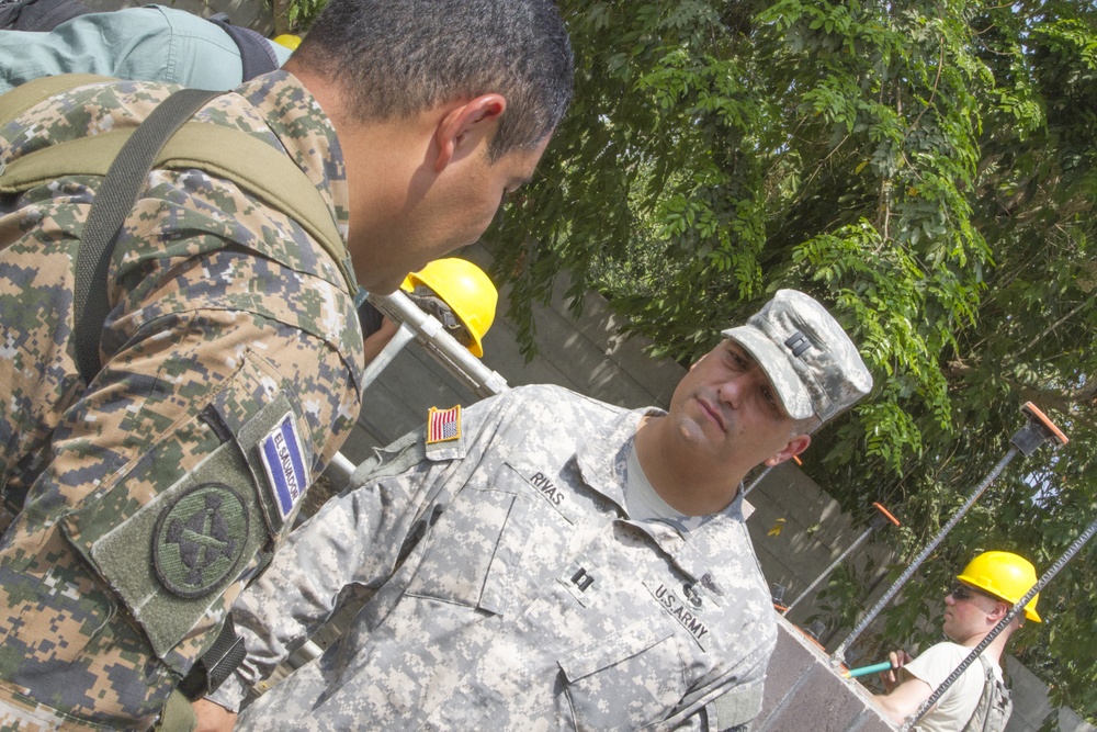 US, Salvadoran Civil Affairs build relationship during Beyod the Horizon