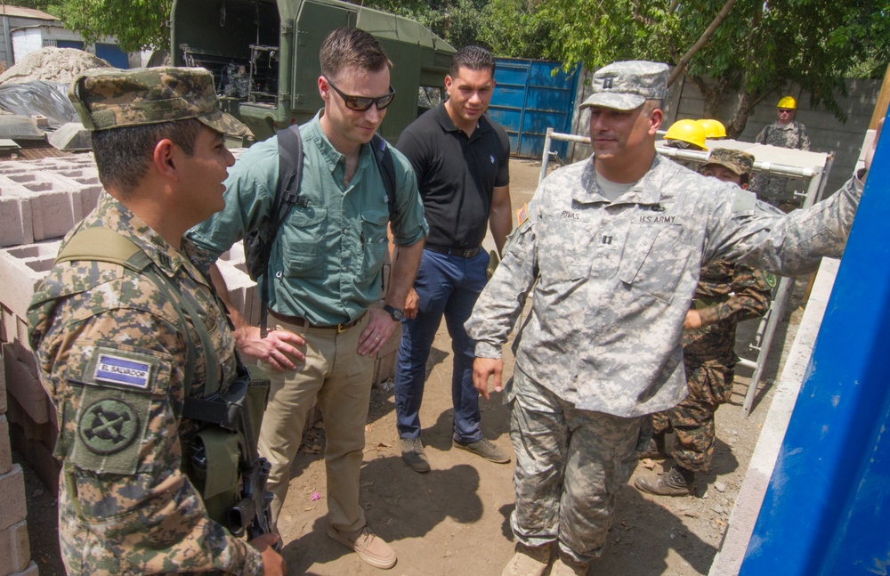 US, Salvadoran Civil Affairs discuss humanitarian efforts