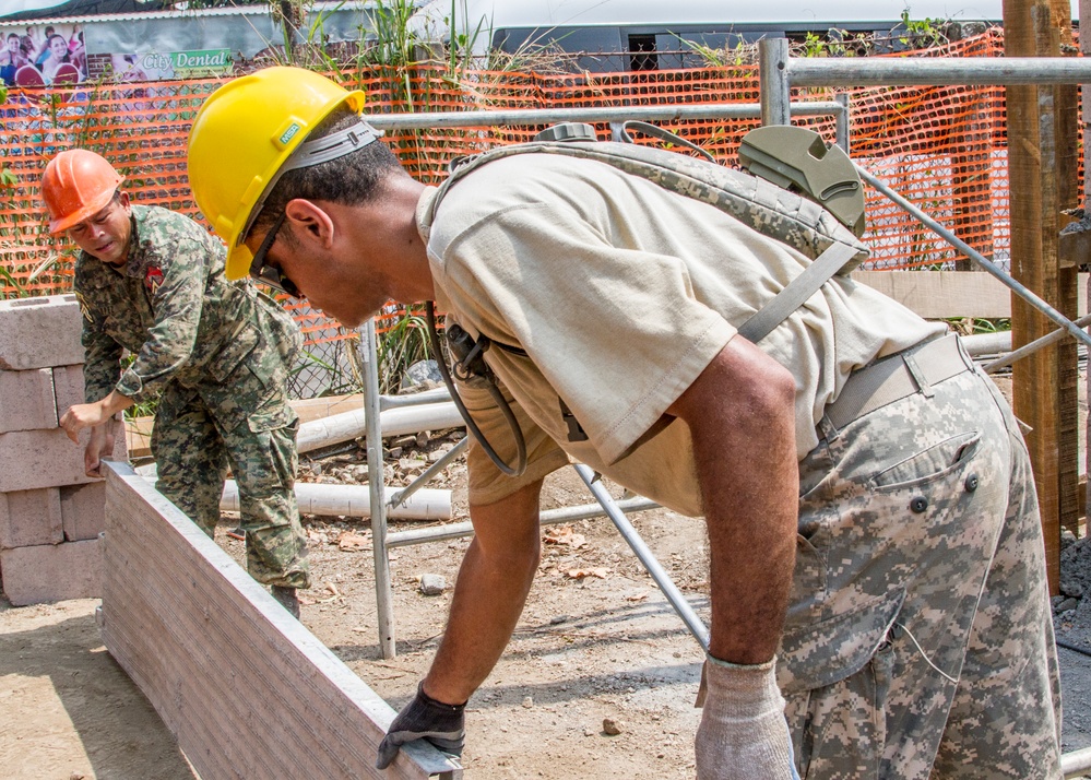 US Army engineers stacking up in El Salvador