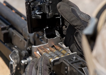 Letting bullets fly: 1/8 conducts medium and light machine-gun range