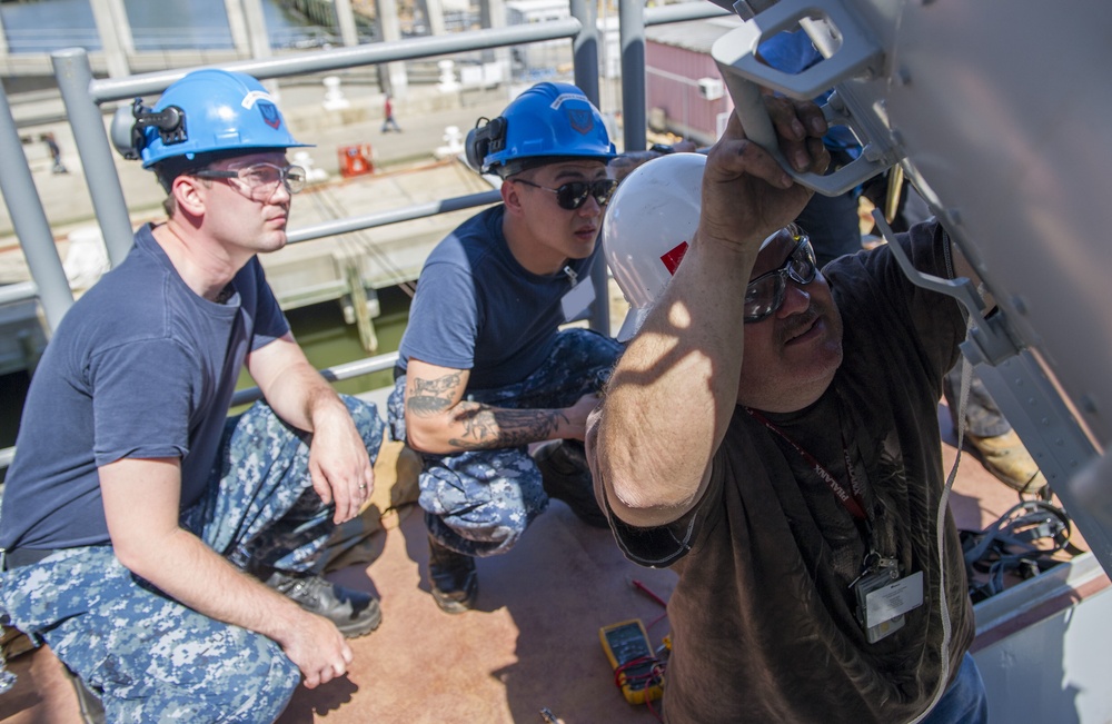 Pre-commissioning Unit Gerald R. Ford (CVN 78) Installs Close-in Weapons System (CIWS)