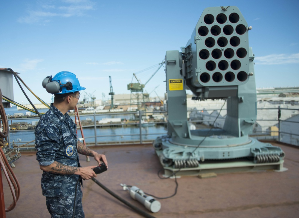 Pre-commissioning Unit Gerald R. Ford (CVN 78) Sailors Train on Rolling Airframe Missile (RAM)