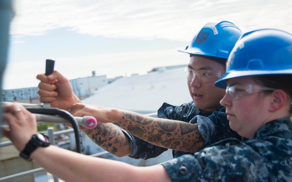 Pre-commissioning Unit Gerald R. Ford (CVN 78) Sailors Train on Rolling Airframe Missile (RAM)