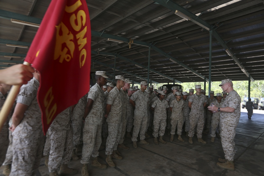 Lieutenant General John A. Toolan visits Marines with Marine Rotational Force - Darwin